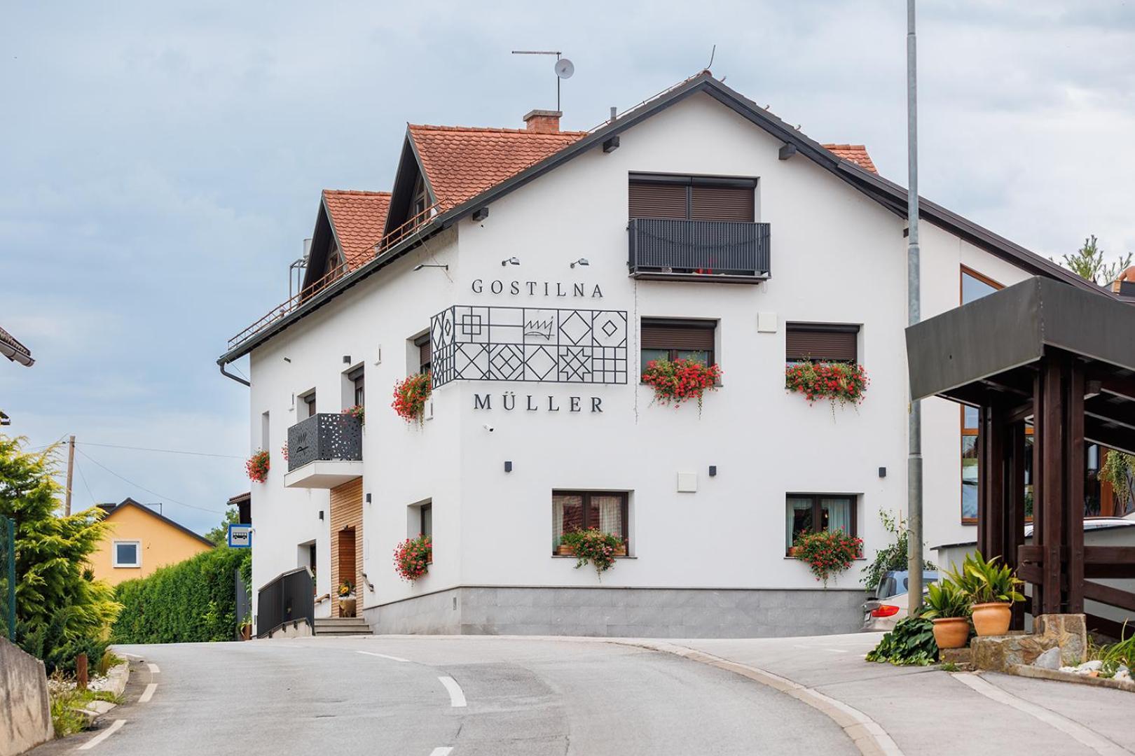Gostilna Mueller Črnomelj Exterior foto